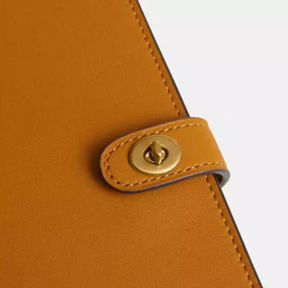 Coach Notebook Glovetanned Leather - Picture 4 of 4